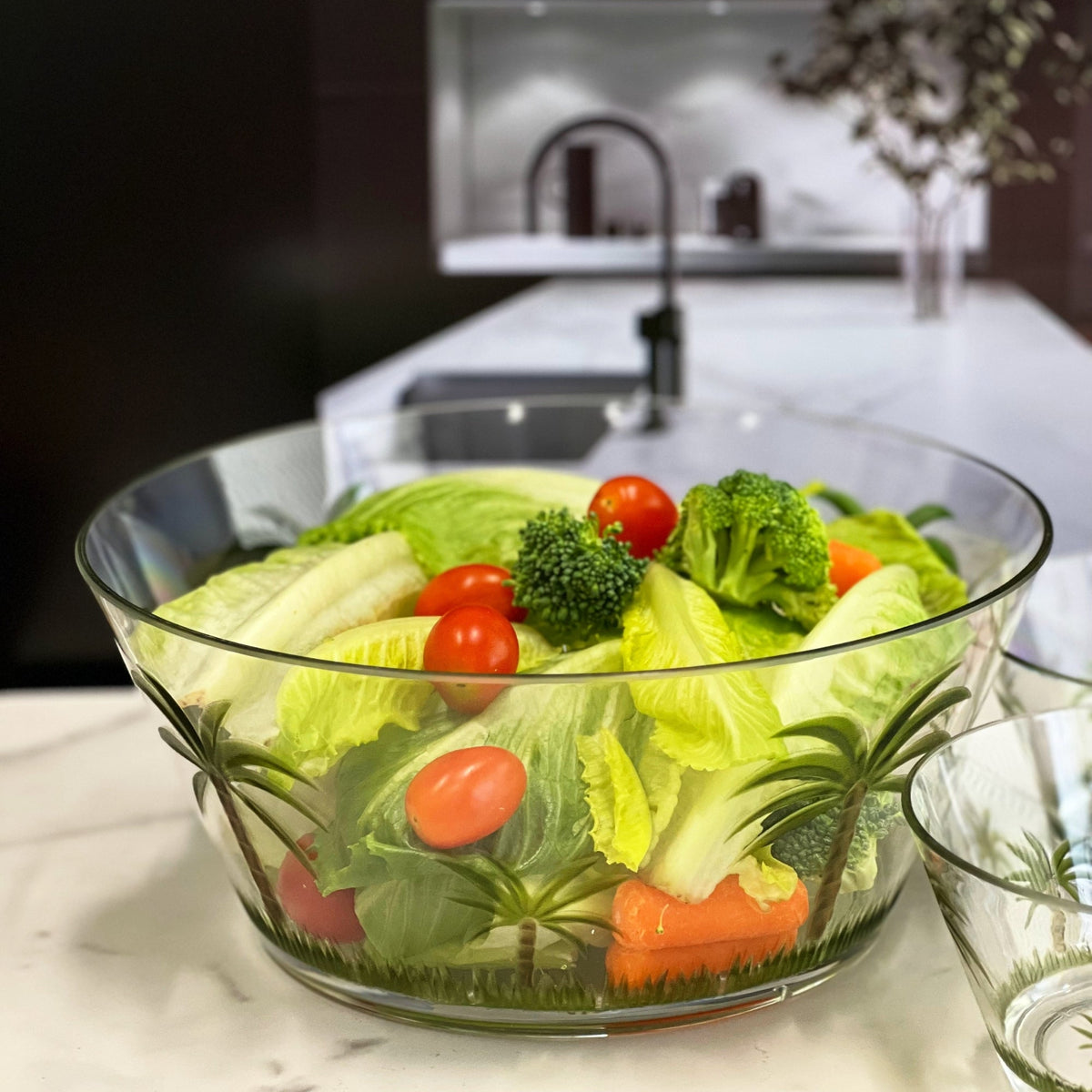 Palm Tree Acrylic Serving Bowls, Unbreakable Large Plastic Bowls, Clear, BPA Free, 10-Inch Diameter